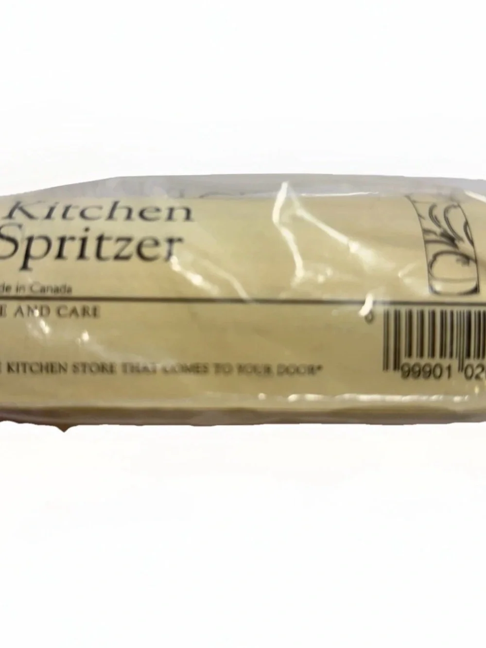 The Pampered Chef White and Cream Kitchen Spritzer